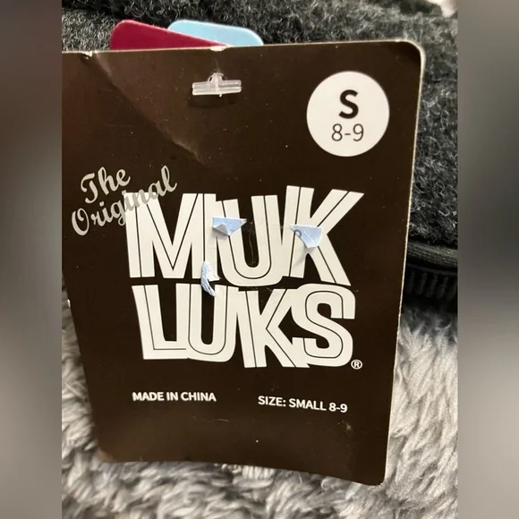 Muk Luks Grey Slippers Size 8-9 - Picture 7 of 9